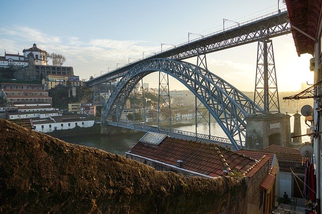 slavný most v Portu
